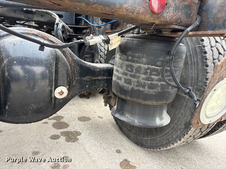 image for item FG1034 2017 Freightliner Cascadia 125 semi truck