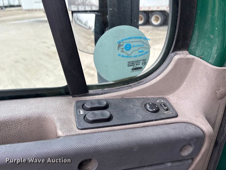 image for item FG1034 2017 Freightliner Cascadia 125 semi truck