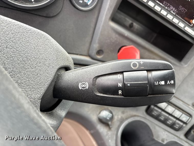 image for item FG1034 2017 Freightliner Cascadia 125 semi truck