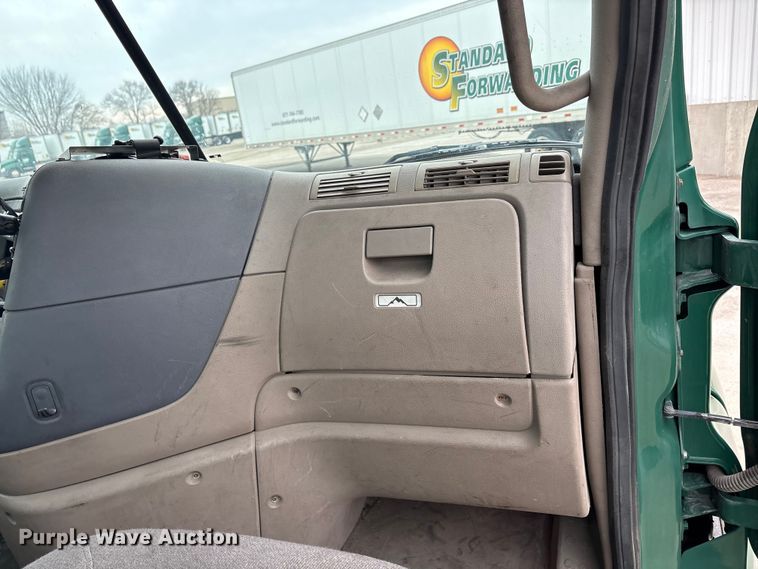 image for item FG1034 2017 Freightliner Cascadia 125 semi truck