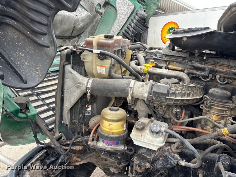 image for item FG1034 2017 Freightliner Cascadia 125 semi truck