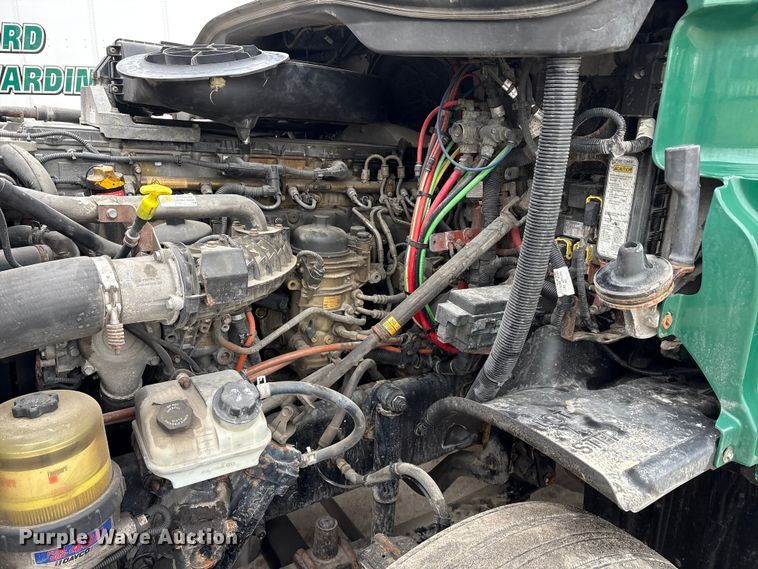 image for item FG1034 2017 Freightliner Cascadia 125 semi truck