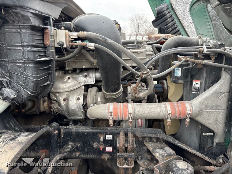 image for item FG1034 2017 Freightliner Cascadia 125 semi truck