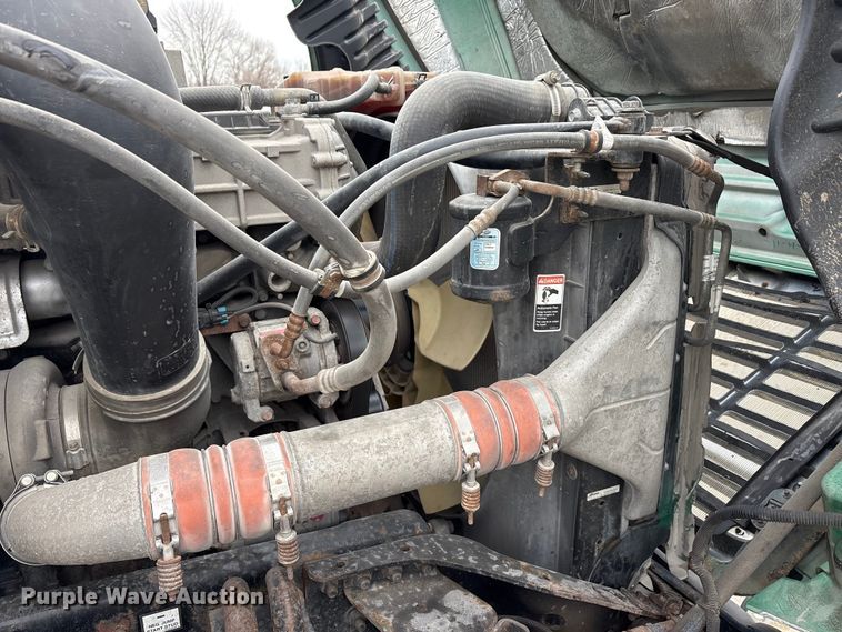 image for item FG1034 2017 Freightliner Cascadia 125 semi truck