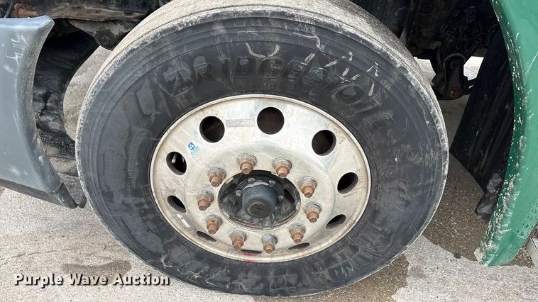 image for item FG1034 2017 Freightliner Cascadia 125 semi truck