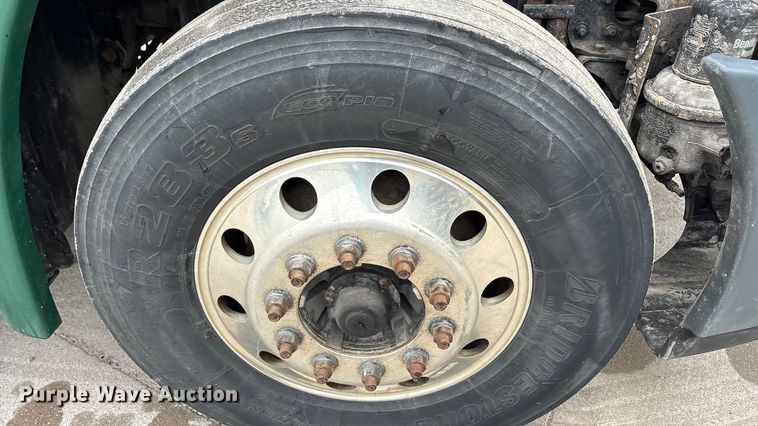 image for item FG1034 2017 Freightliner Cascadia 125 semi truck