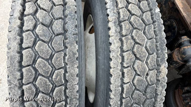 image for item FG1034 2017 Freightliner Cascadia 125 semi truck