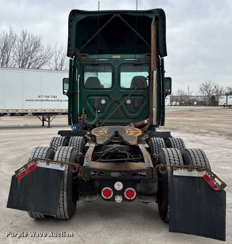 image for item FG1035 2017 Freightliner Cascadia 125 semi truck