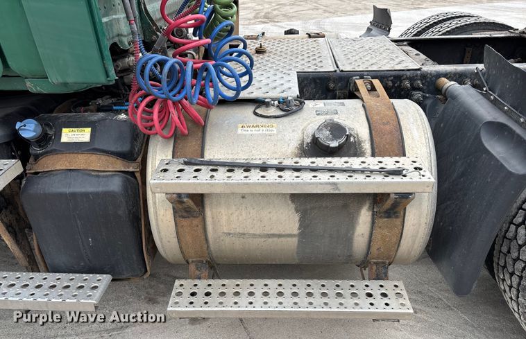 image for item FG1035 2017 Freightliner Cascadia 125 semi truck