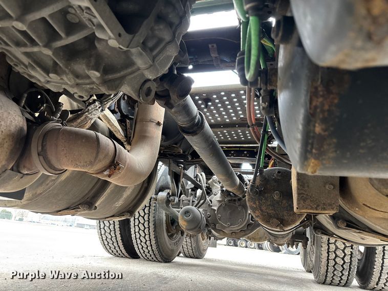 image for item FG1035 2017 Freightliner Cascadia 125 semi truck