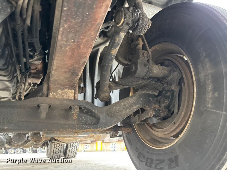 image for item FG1035 2017 Freightliner Cascadia 125 semi truck