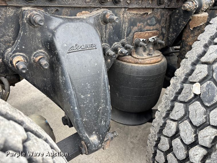 image for item FG1035 2017 Freightliner Cascadia 125 semi truck