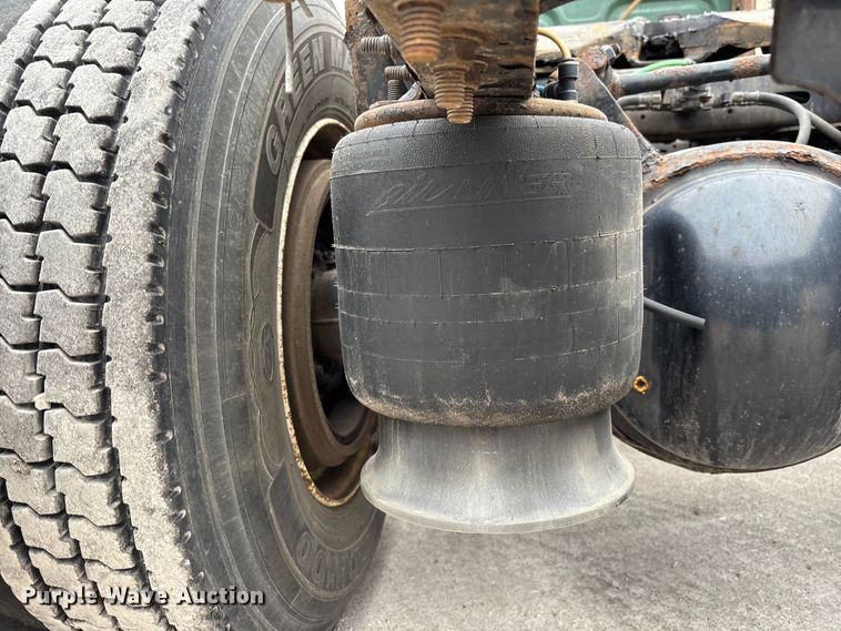 image for item FG1035 2017 Freightliner Cascadia 125 semi truck