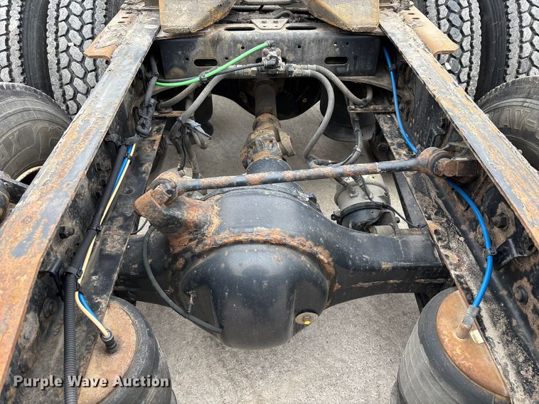 image for item FG1035 2017 Freightliner Cascadia 125 semi truck