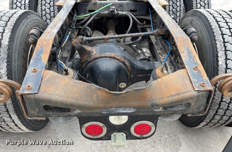 image for item FG1035 2017 Freightliner Cascadia 125 semi truck