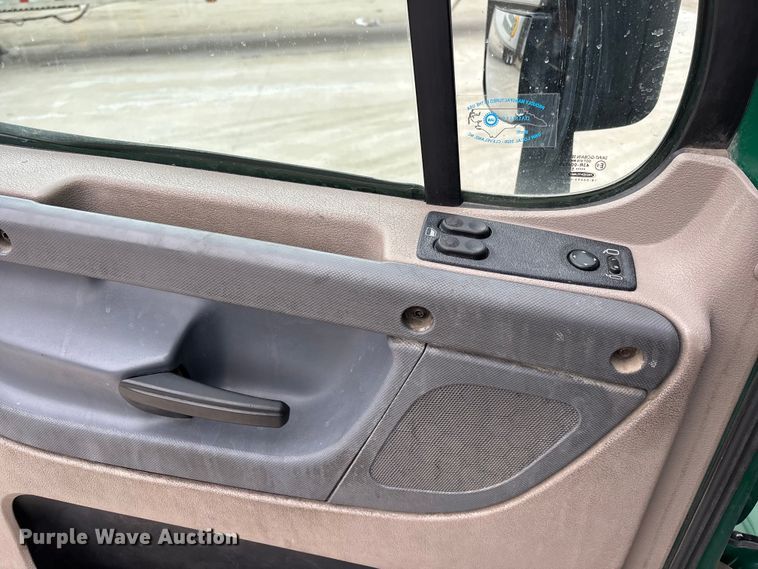 image for item FG1035 2017 Freightliner Cascadia 125 semi truck