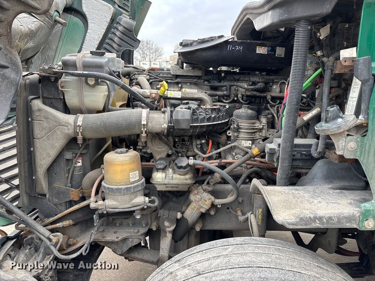 image for item FG1035 2017 Freightliner Cascadia 125 semi truck