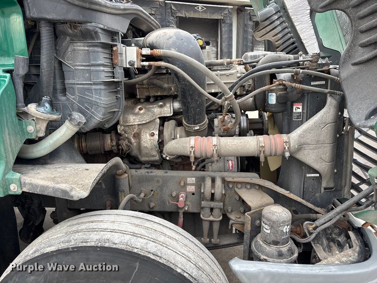 image for item FG1035 2017 Freightliner Cascadia 125 semi truck