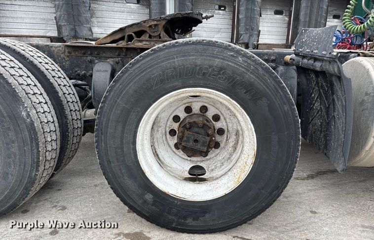 image for item FG1035 2017 Freightliner Cascadia 125 semi truck