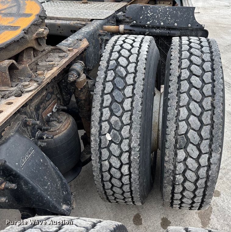 image for item FG1035 2017 Freightliner Cascadia 125 semi truck