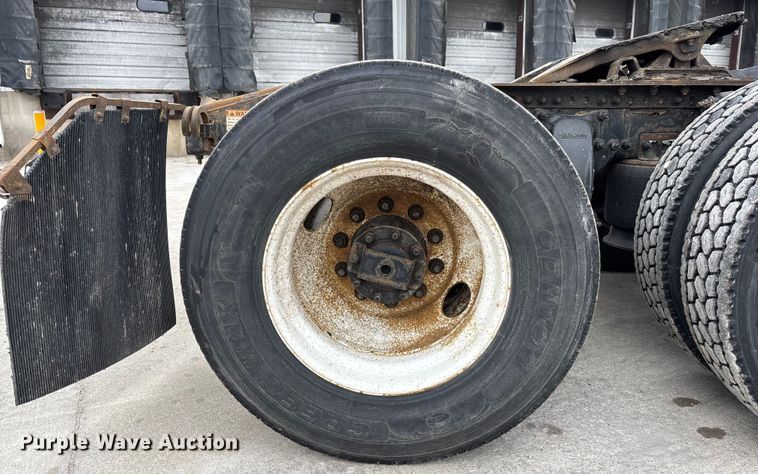 image for item FG1035 2017 Freightliner Cascadia 125 semi truck