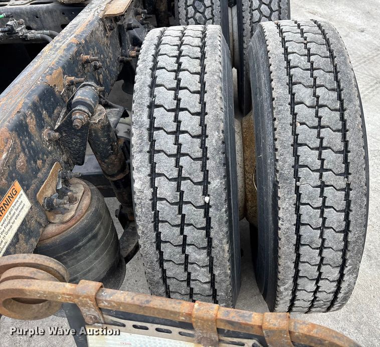 image for item FG1035 2017 Freightliner Cascadia 125 semi truck