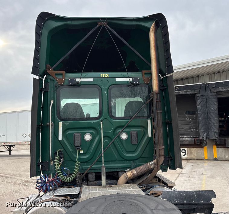 image for item FG1036 2017 Freightliner Cascadia semi truck