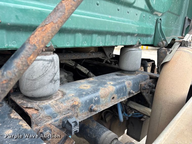 image for item FG1036 2017 Freightliner Cascadia semi truck