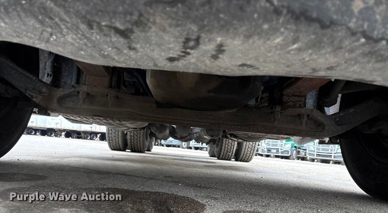 image for item FG1036 2017 Freightliner Cascadia semi truck