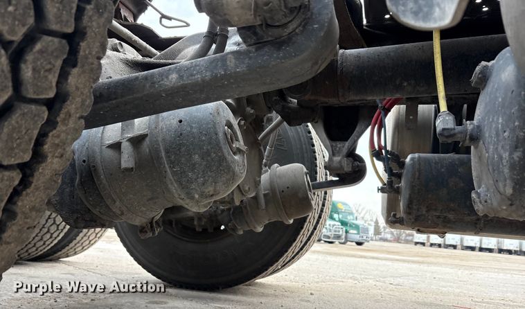 image for item FG1036 2017 Freightliner Cascadia semi truck