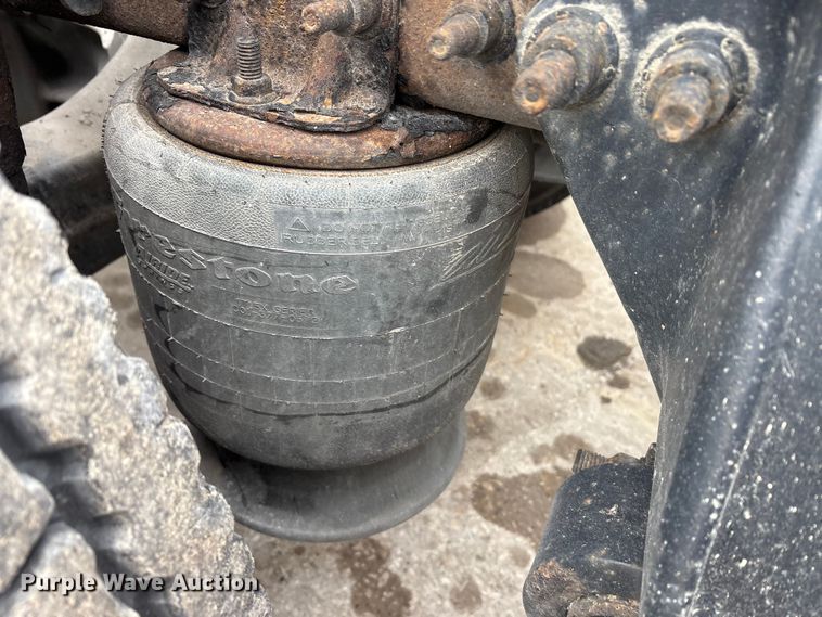 image for item FG1036 2017 Freightliner Cascadia semi truck