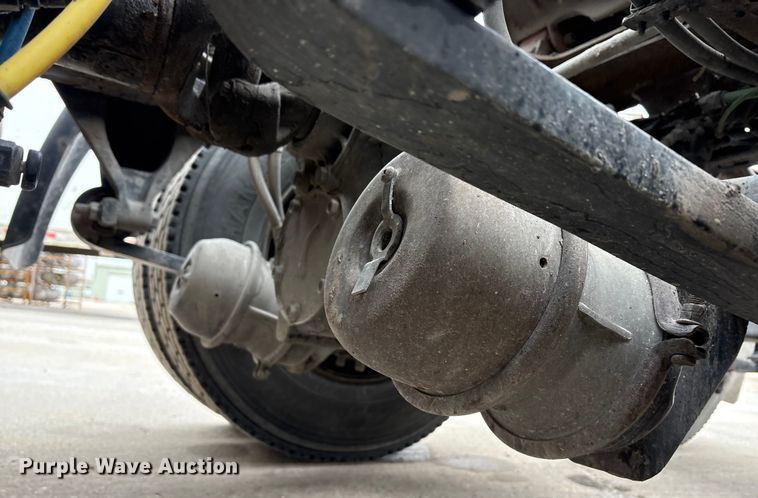 image for item FG1036 2017 Freightliner Cascadia semi truck