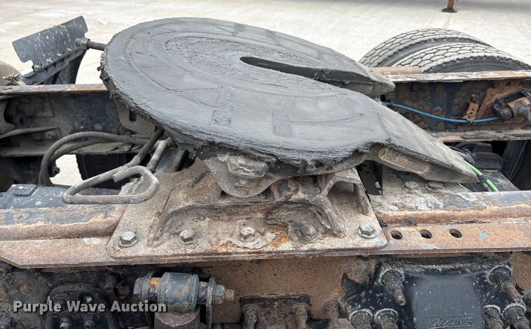 image for item FG1036 2017 Freightliner Cascadia semi truck