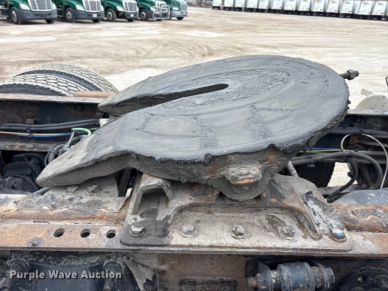 image for item FG1036 2017 Freightliner Cascadia semi truck