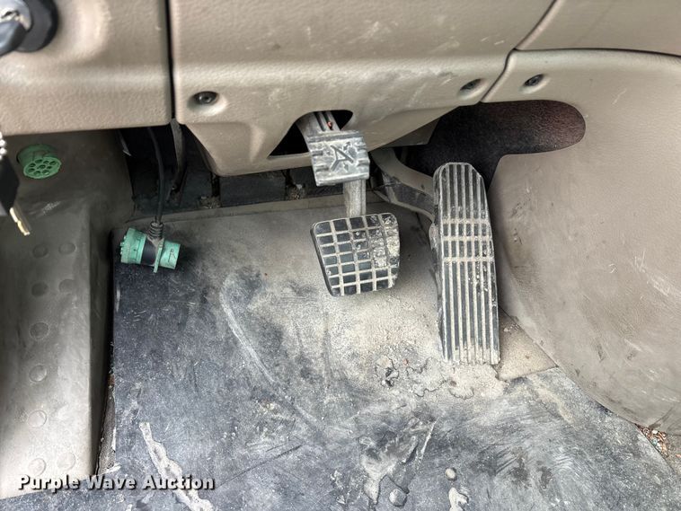 image for item FG1036 2017 Freightliner Cascadia semi truck