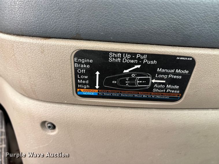 image for item FG1036 2017 Freightliner Cascadia semi truck