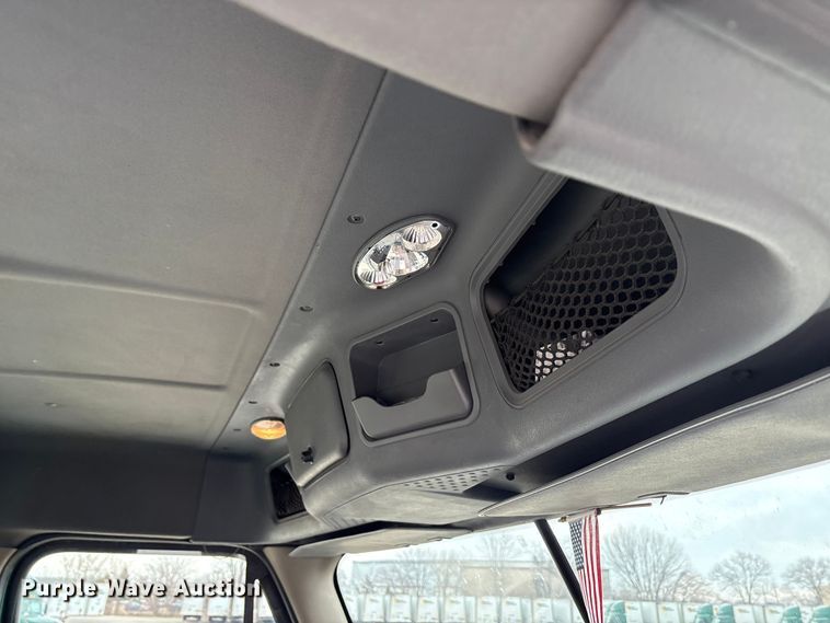 image for item FG1036 2017 Freightliner Cascadia semi truck