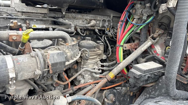 image for item FG1036 2017 Freightliner Cascadia semi truck