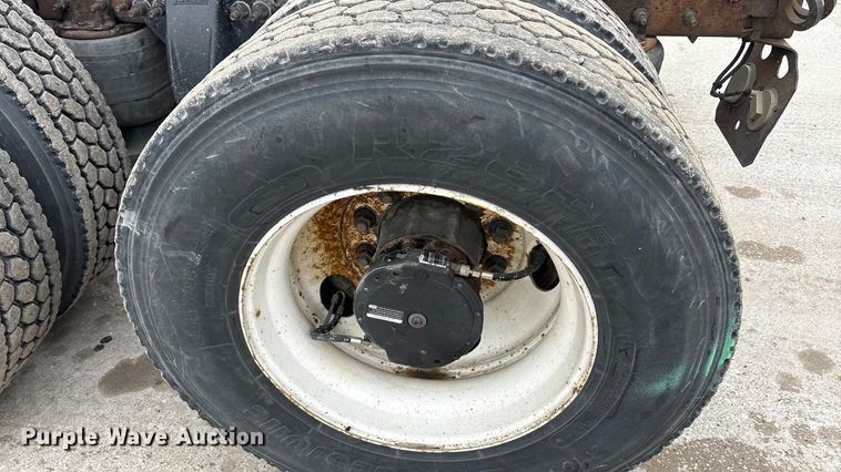 image for item FG1036 2017 Freightliner Cascadia semi truck