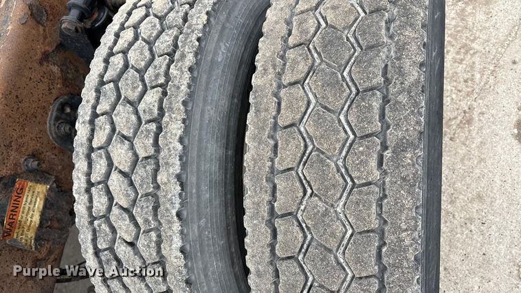 image for item FG1036 2017 Freightliner Cascadia semi truck