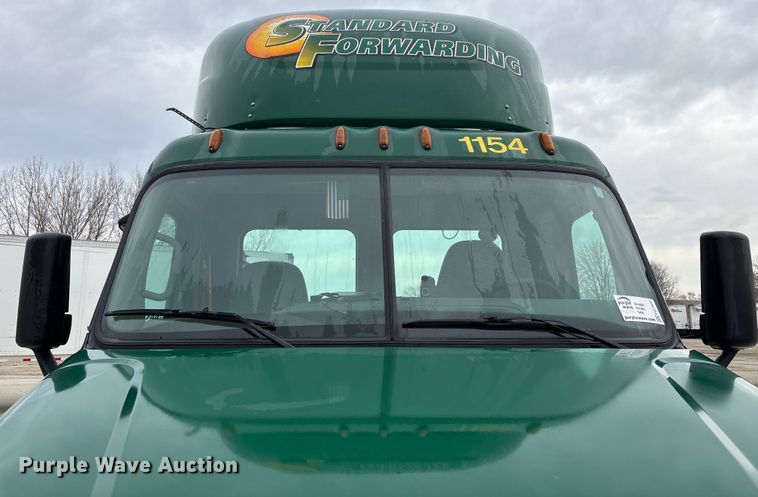 image for item FG1037 2017 Freightliner Cascadia 125 semi truck