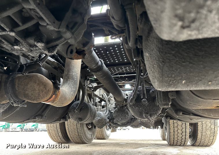 image for item FG1037 2017 Freightliner Cascadia 125 semi truck