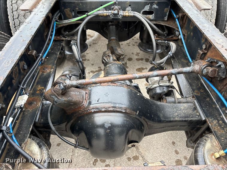 image for item FG1037 2017 Freightliner Cascadia 125 semi truck