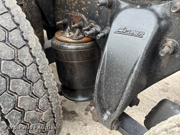 image for item FG1037 2017 Freightliner Cascadia 125 semi truck