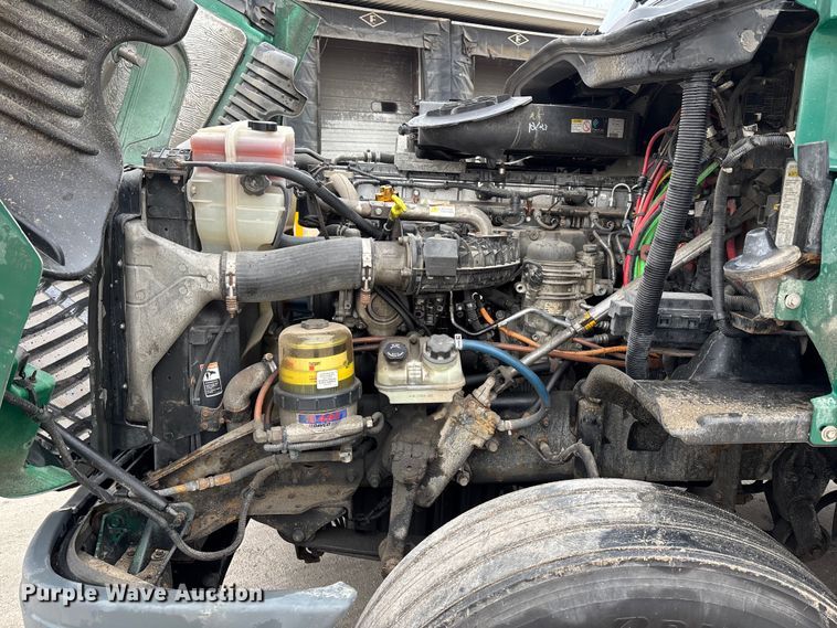 image for item FG1037 2017 Freightliner Cascadia 125 semi truck