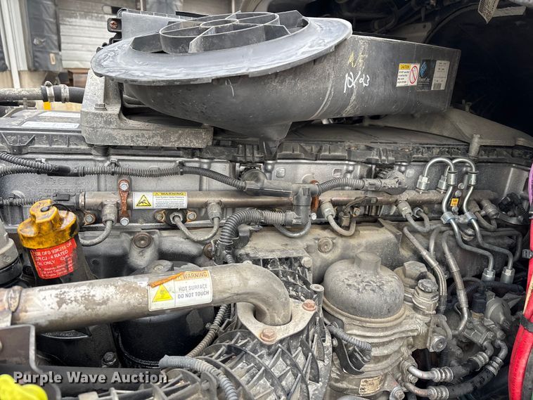 image for item FG1037 2017 Freightliner Cascadia 125 semi truck