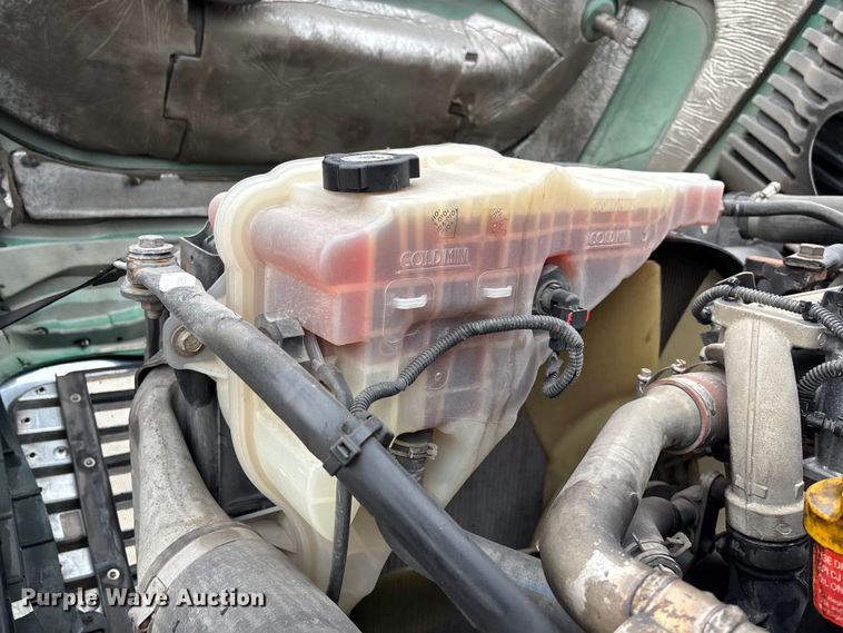 image for item FG1037 2017 Freightliner Cascadia 125 semi truck