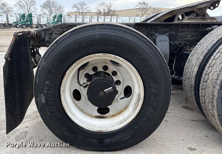 image for item FG1037 2017 Freightliner Cascadia 125 semi truck