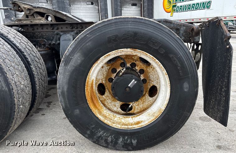 image for item FG1037 2017 Freightliner Cascadia 125 semi truck