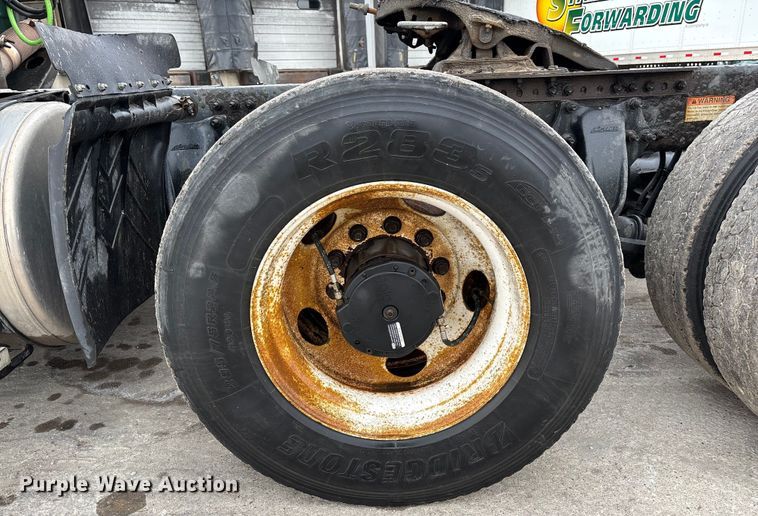 image for item FG1037 2017 Freightliner Cascadia 125 semi truck